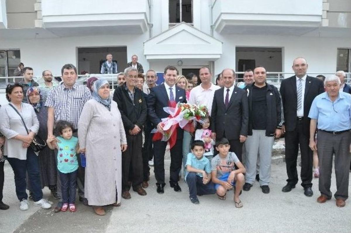 Başkan Yılmaz Tapu Dağıttı