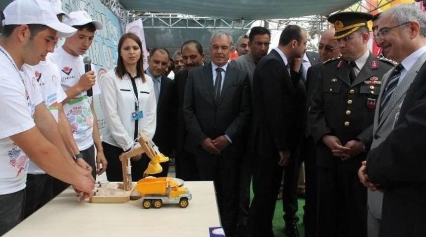 Manyas&rsquo;ta Bilim Fuarı A&ccedil;ıldı