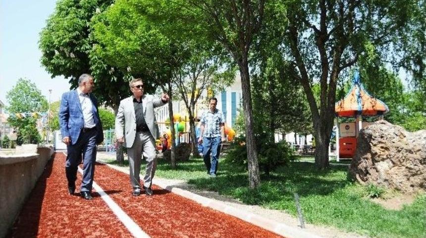 Başkan &Ccedil;etin, Parkları Denetledi