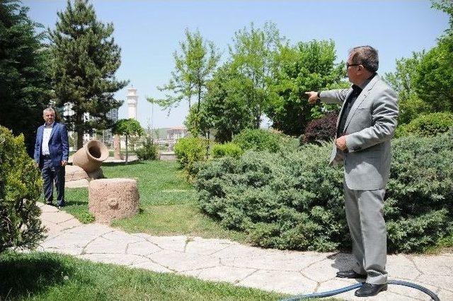 Başkan Çetin, Parkları Denetledi