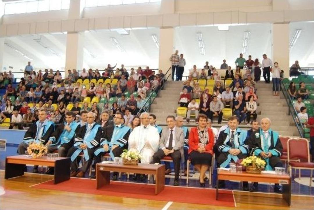 Edremit Myo&rsquo;da Mezuniyet Sevinci