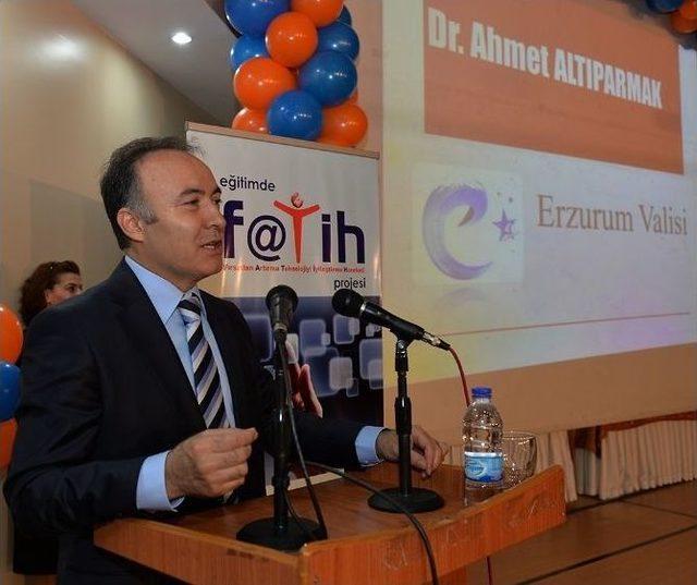 Vali Altıparmak Tablet Dağıttı 1