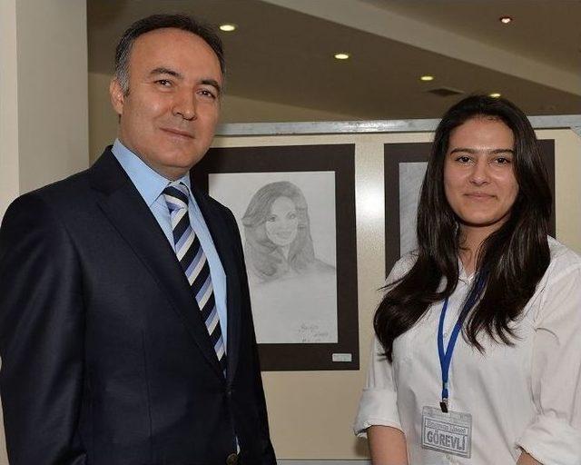 Vali Altıparmak Tablet Dağıttı 2