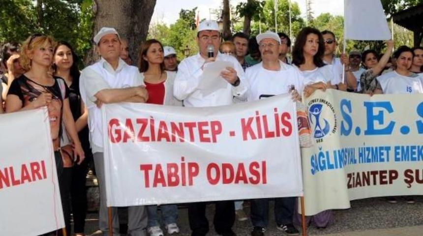 Gaziantep&rsquo;Te Sağlık &Ccedil;alışanları Eylemlerini S&uuml;rd&uuml;rd&uuml;