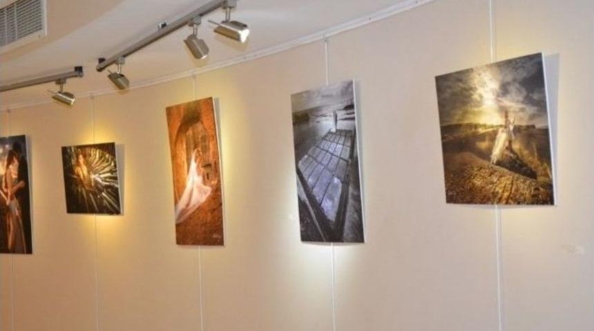 Bu Sergi Diğerlerinden &Ccedil;ok Farklı