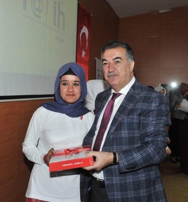 Fatih Projesi Kapsamında Osmaniye’de Tablet Dağıtımı Yapıldı