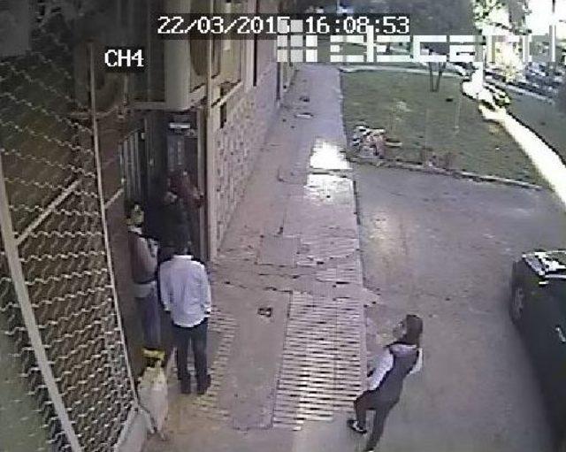 Hırsızlık Zanlıları &Ouml;nce Kameraya Sonra Polise Yakalandı 1