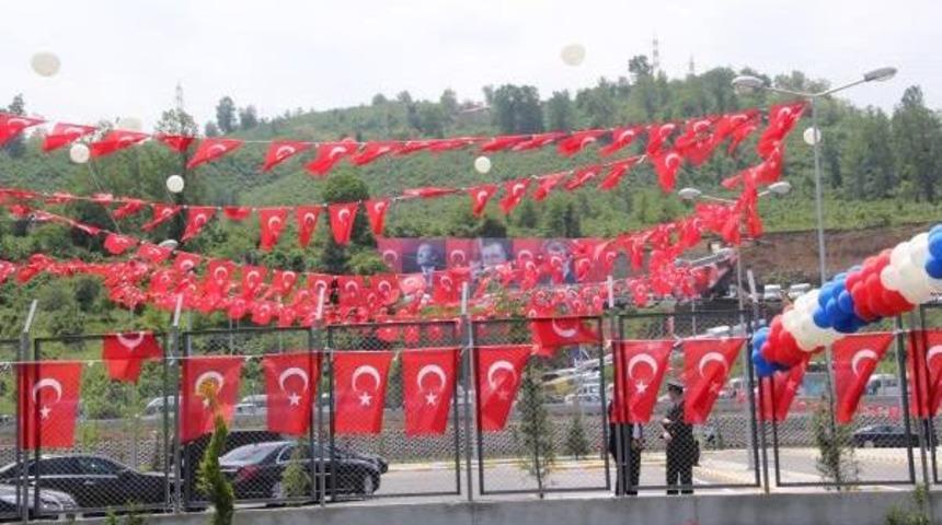 Ordu-Giresun Havalimanı A&ccedil;ılışına Katılan Başbakan Davutoğlu: Bizim Meselemiz, Koltuk Meselesi Değil