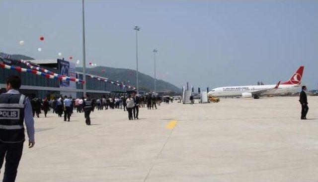 Ordu-Giresun Havalimanı Açılışına Katılan Başbakan Davutoğlu: Bizim Meselemiz, Koltuk Meselesi Değil
