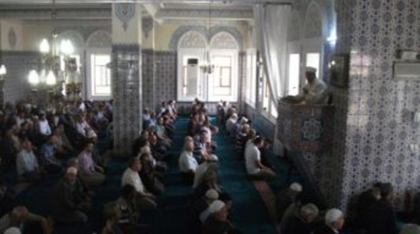 Kendi Saadetimiz İ&ccedil;in Dua Etmeliyiz