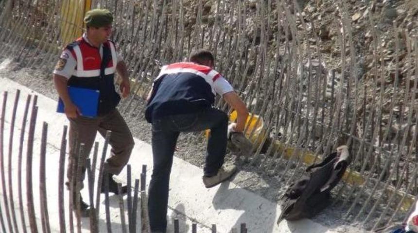 Hamzadere Barajı Sulama Kanalı Inşaatında G&ouml;&ccedil;&uuml;k: 3 Iş&ccedil;i Kurtuldu, 1 Kayıp (3)