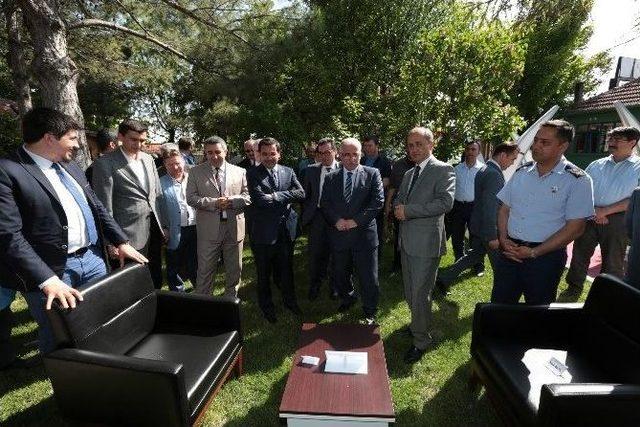 H&uuml;k&uuml;ml&uuml;lerin El Sanatları Ve End&uuml;stri &Uuml;r&uuml;nleri Sergisi 1