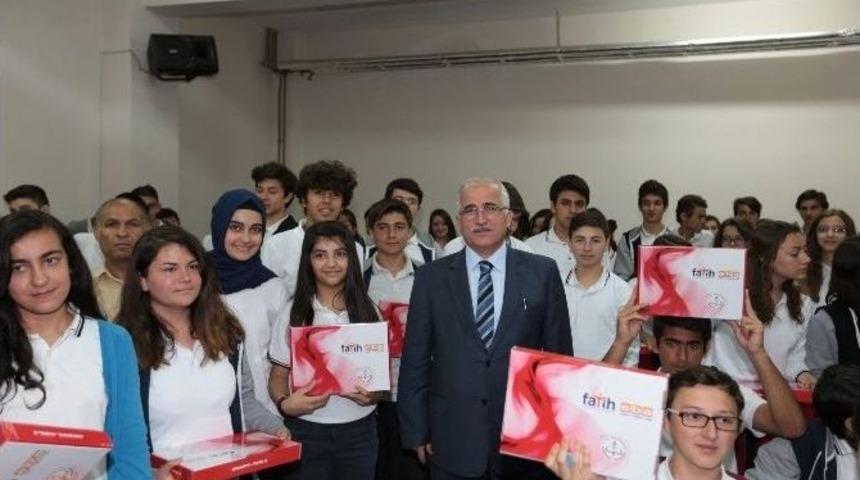 Eskişehir&rsquo;de &Ouml;ğrencilere Tablet Dağıtımı