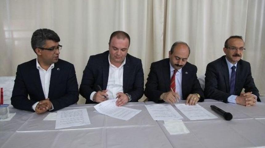 Banaz&rsquo;ın Doğalgaz İmzaları Atıldı