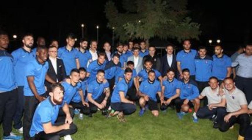 Başbakan Davutoğlu, Trabzonspor'u Ziyaret Etti