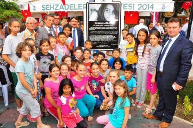 Özgecan Aslan Ismi Manisa'da Parka Verildi