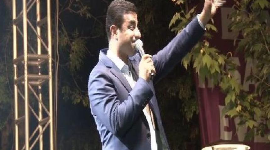 Demirtaş: Eğer Biz Barajı Y&uuml;ksek Bir Puanla Ge&ccedil;ersek Akp Dağılacak