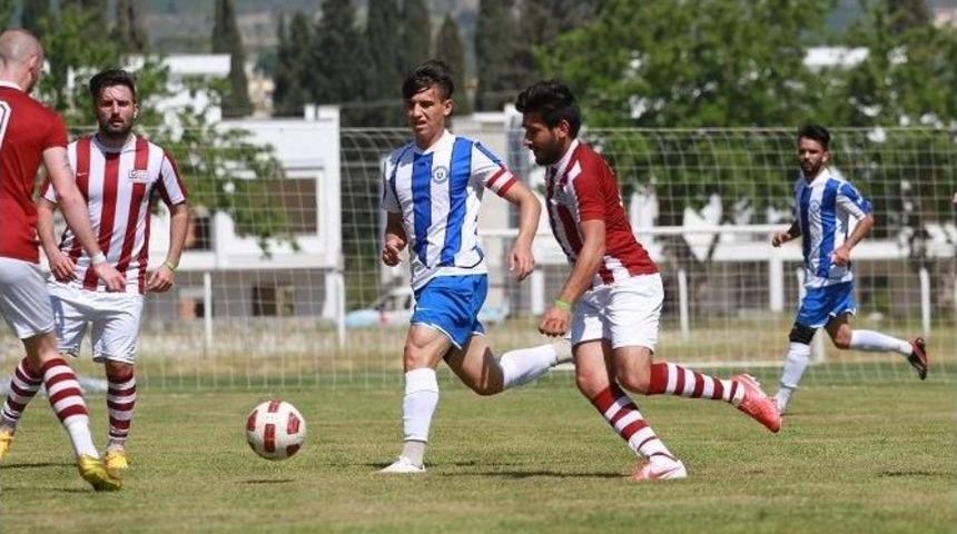 Ad&uuml; Futbol Takımı S&uuml;per Lige &Ccedil;ıktı&rlm;