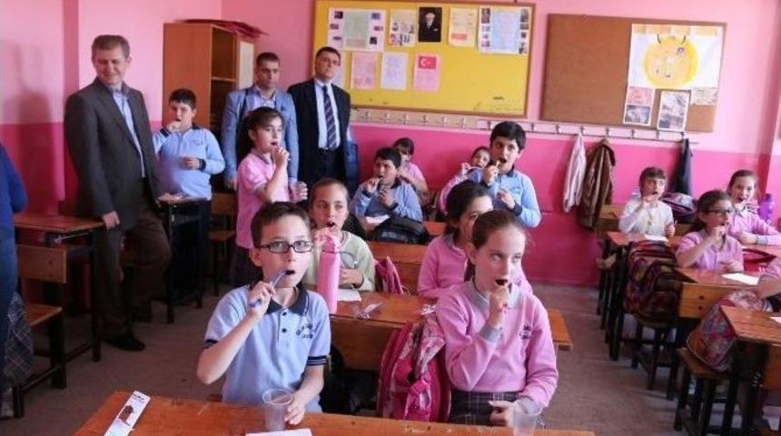 &Ccedil;iğli&rsquo;deki İlkokul &Ouml;ğrencilerinin Diş Sağlığı İk&ccedil;&uuml;&rsquo;ye Emanet