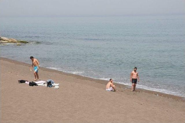 Karadeniz’de Gençler Deniz Sezonunu Açtı