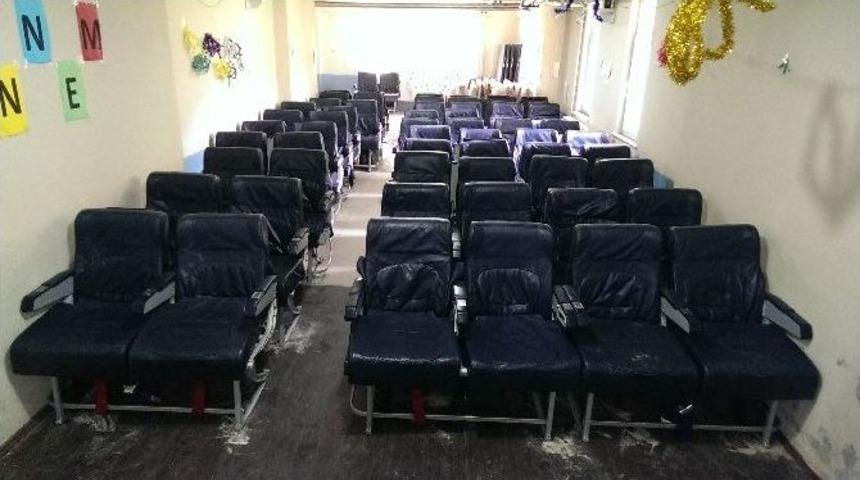 U&ccedil;ak Koltuğunda Sinema Keyfi