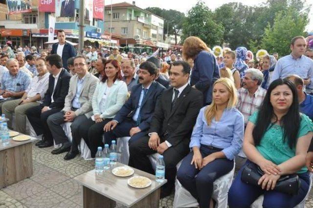 Chp li Belediye Adnan Menderes in Heykelini Dikti 1