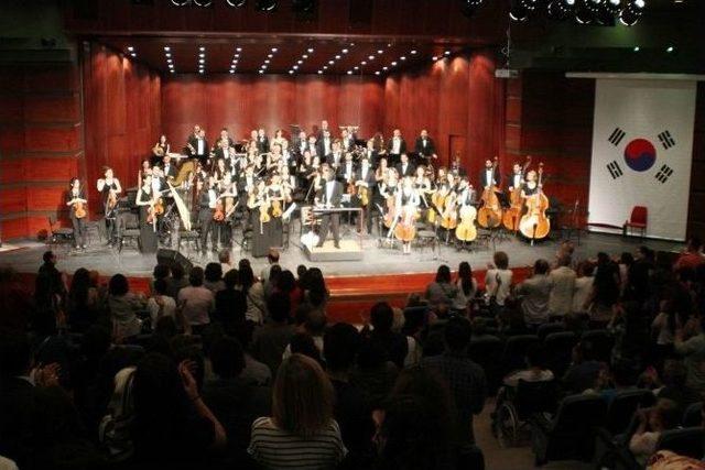 Türk Kore Dostluk Konserinde Dünya Prömiyeri Gerçekleştirildi