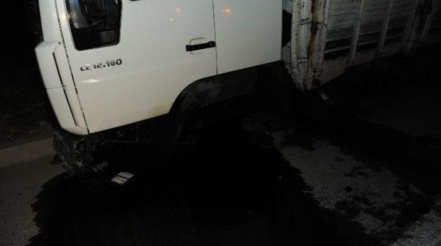 Afyonkarahisar&rsquo;da Korkun&ccedil; Kaza: 2 &Ouml;l&uuml;