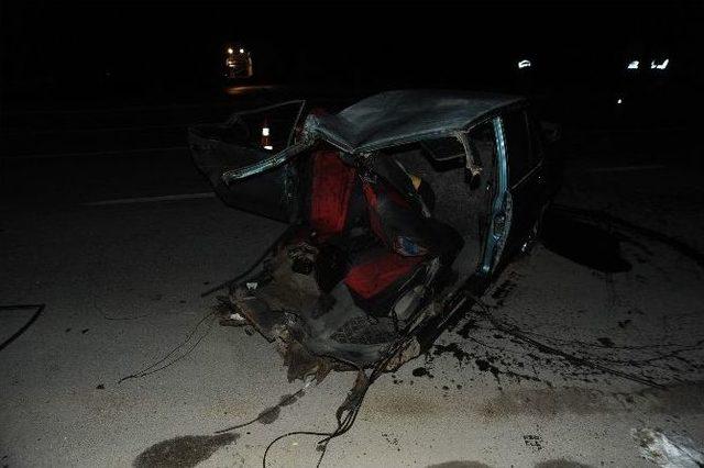 Afyonkarahisar&rsquo;da Korkun&ccedil; Kaza: 2 &Ouml;l&uuml; 1