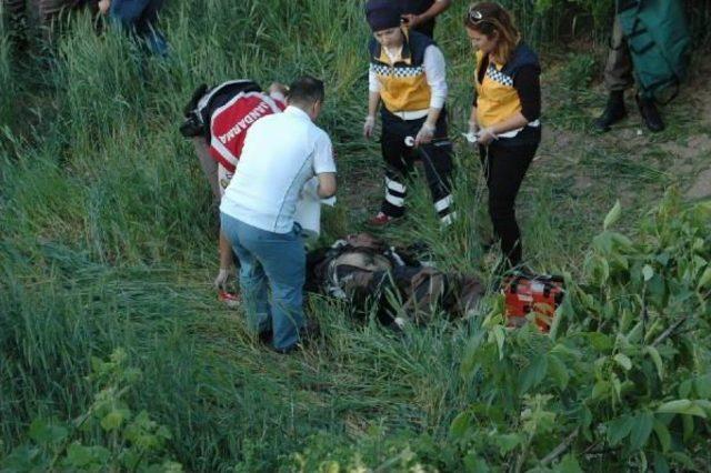 Traktörü Yanlış Vitese Takınca Öldü