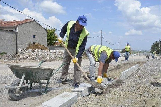 Tepebaşı’nda Bozulan Yolları Elden Geçiriliyor