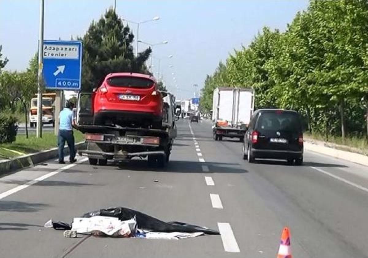 Otomobilin &Ccedil;arptığı Bisikletli &Ouml;ld&uuml;