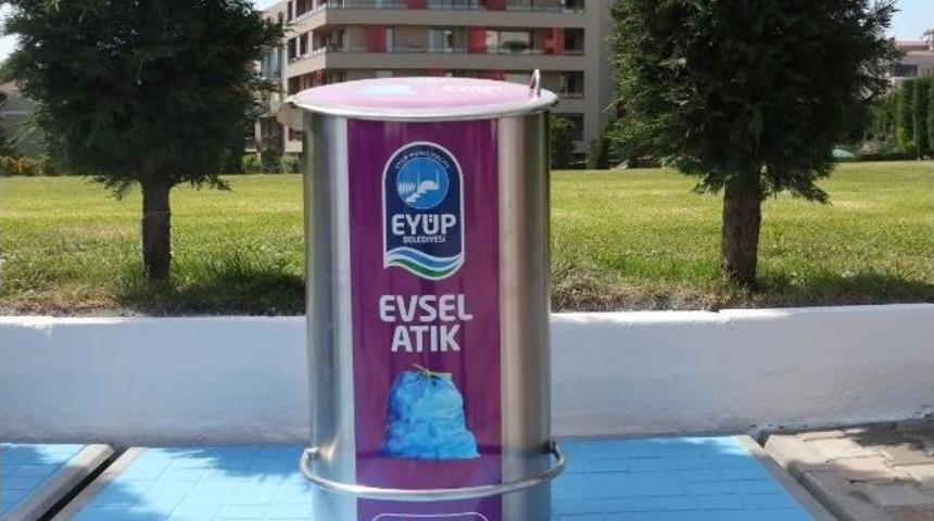 Yeni Sistem Yeraltı Konteynerleri Ey&uuml;pl&uuml;lerin Hizmetinde