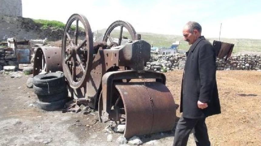 Ruslar'dan Kalma Yol Silindiri