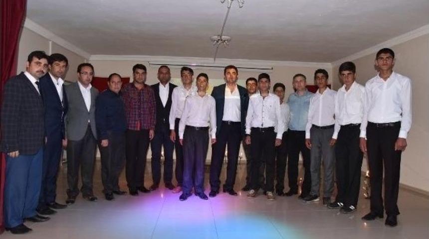 Ahlat Anadolu İmam Hatip Lisesi&rsquo;nden &ldquo;bir Demet Şiir&rdquo; Dinletisi