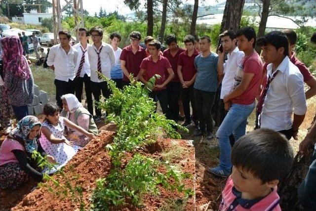 Liseli Genç Gözyaşlarıyla Toprağa Verildi