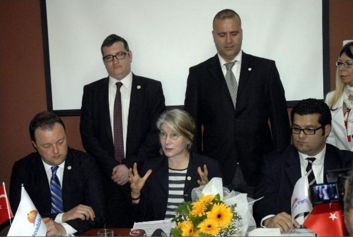 Anadolu Partisi Genel Başkanı Emine &Uuml;lker Tarhan: