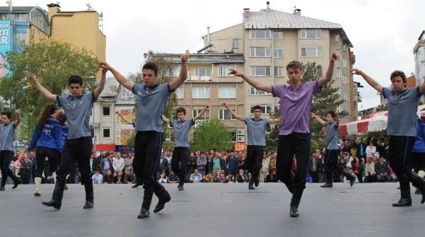 Halk Oyunları Provalarına Vatandaşlar Yoğun İlgi G&ouml;sterdi