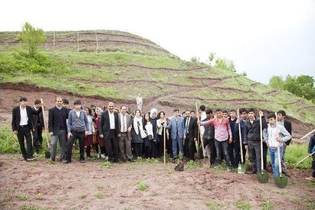 Ahlat’ta Fidan Dikimi Yapıldı 3