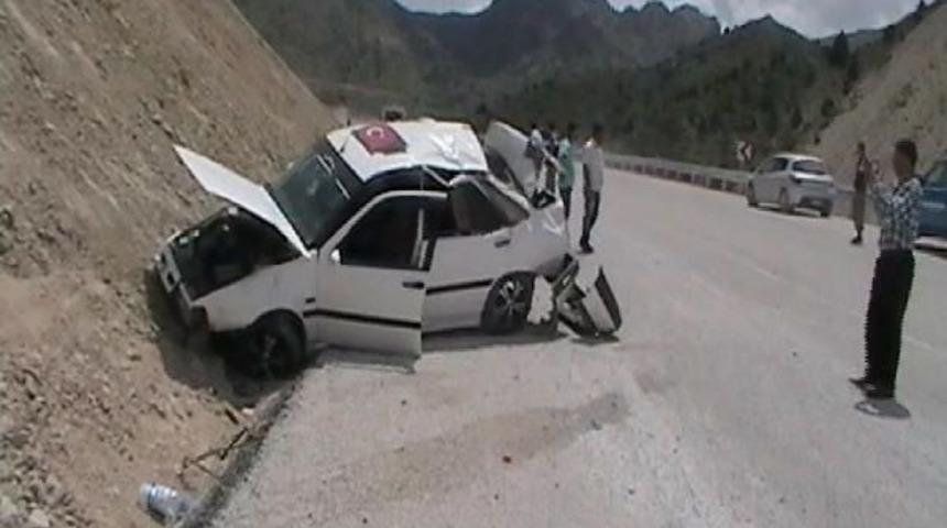 Sınavdan D&ouml;nen &Ouml;ğrenciler Kaza Yaptı: 3 Yaralı