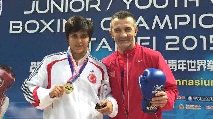 Busenaz S&uuml;rmeneli, D&uuml;nya Şampiyonu Oldu