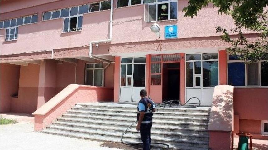 Edirne&rsquo;de Yatılı Okulda &Ccedil;ıkan Yangın Korkuttu