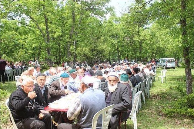 Afetlerden Korunmak İçin Kurban Kesildi, Dua Edildi