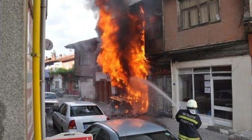 Tokat'ta 2 Katlı M&uuml;stakil Evde Yangın