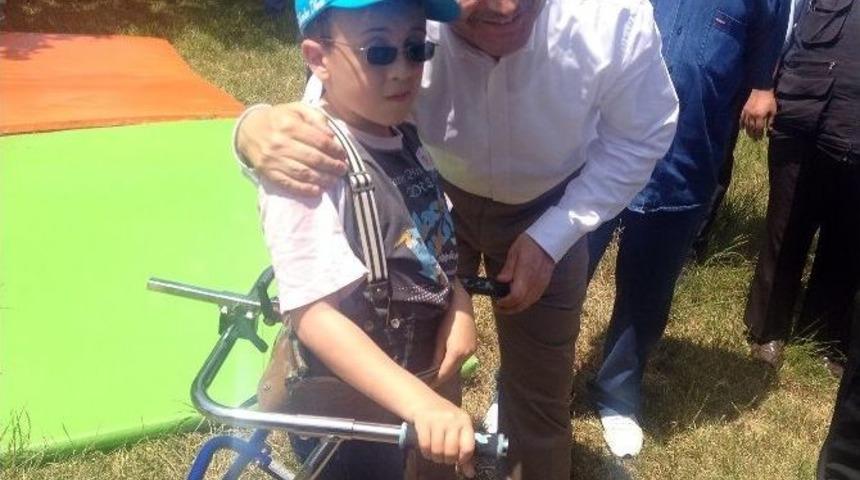 &Uuml;sk&uuml;dar&rsquo;da Engelli Vatandaşlar Piknikte Buluştu