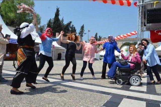 Ak Parti Adayı 'osmanlı Tahtı'na Böyle Oturdu