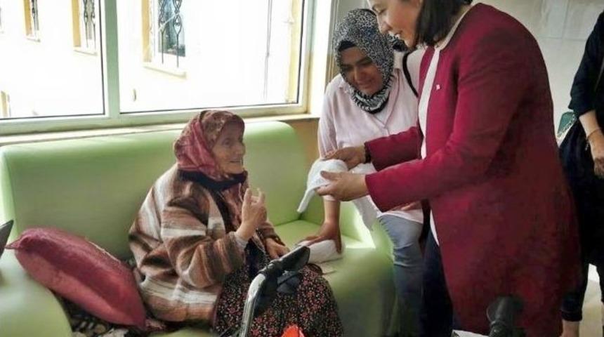 Ceritoğlu&rsquo;ndan Huzurevine Ziyaret