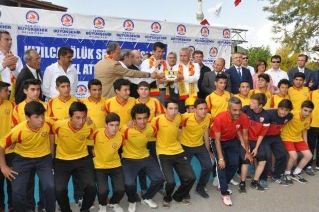 Zeybekci: Her Gün Sağdığımız Ineğin Süt Vermeye Devamı Için Sağlıklı Olması Lazım (3)