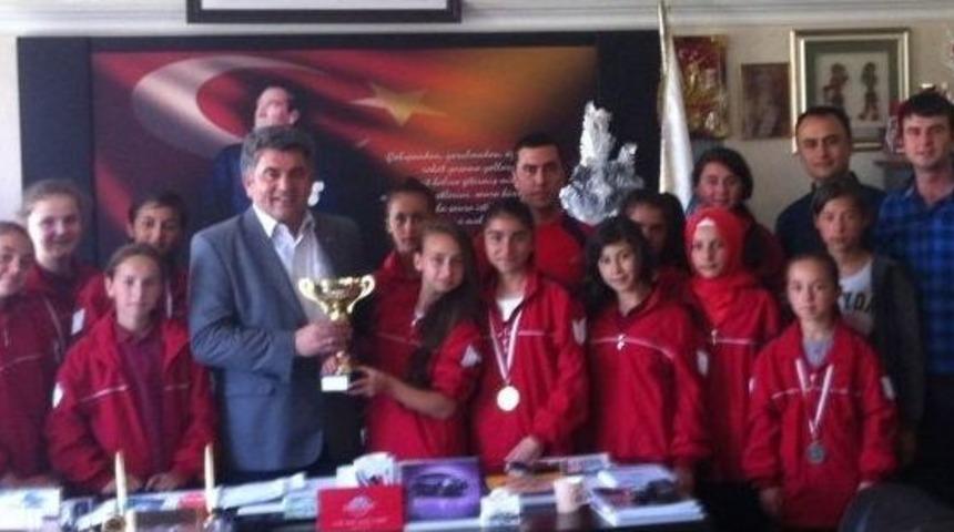 Kızların Azmi Şampiyonluk Getirdi