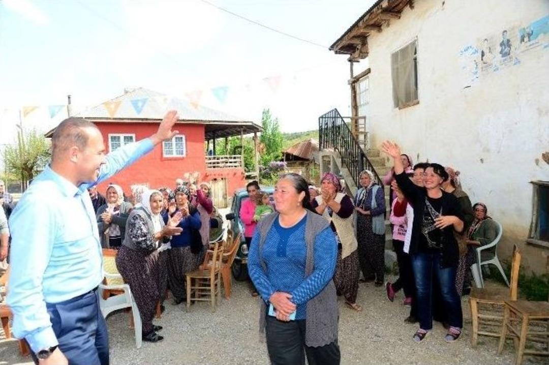 S&ouml;zl&uuml; Tufanbeyli&rsquo;de Halkla Buluştu